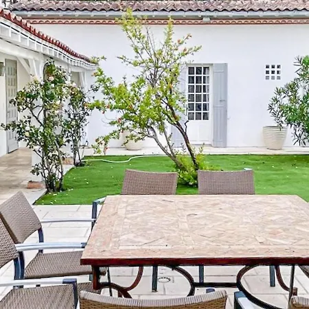 Ferienhaus Charmante Maison Avec Piscine